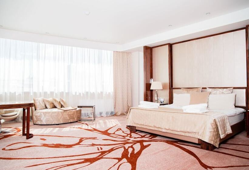 سوییت, Boutique Hotel Health Club&spa Grandprix