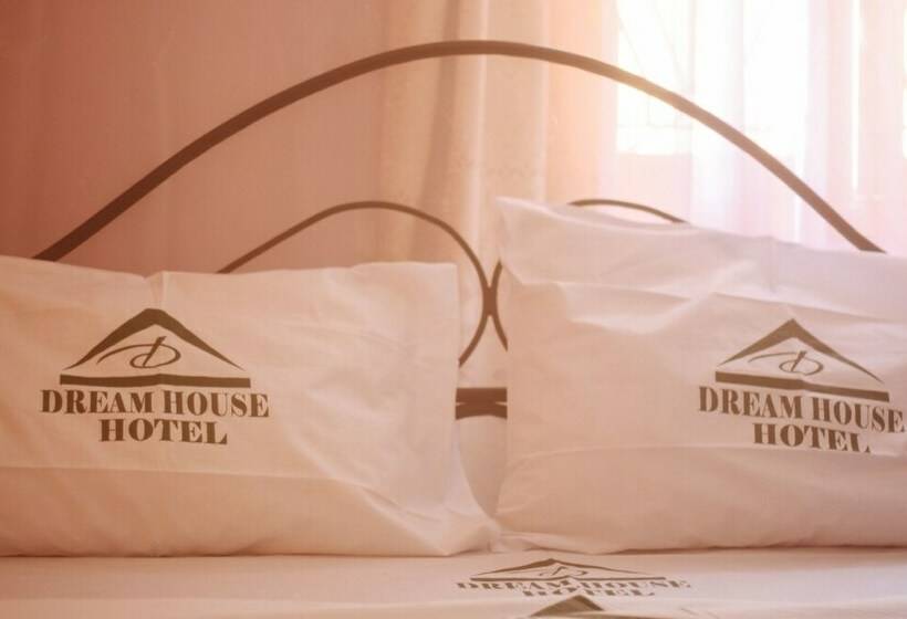 اتاق استاندارد, Dream House Hotel Ltd