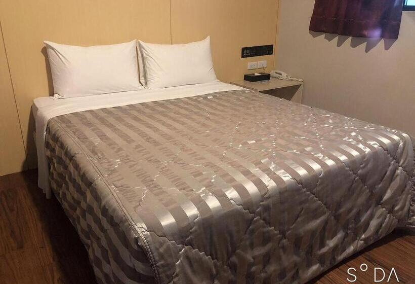 4 Bett Standardzimmer, Flower Motel