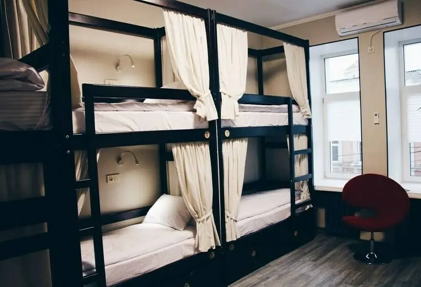 ルームシェアのワンベッド, Hostel Sputnik