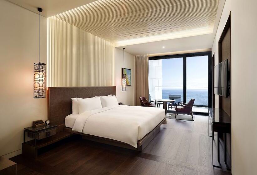 سوییت با چشمانداز دریا, Ananti At Busan Cove