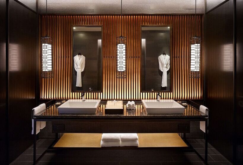 اتاق لوکس, Ananti At Busan Cove