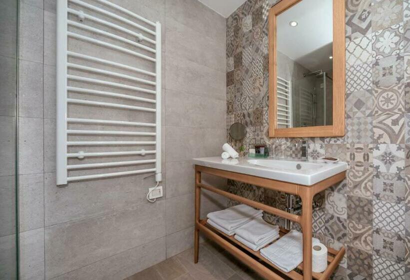 Pokój Standard z Balkonem, Eleven