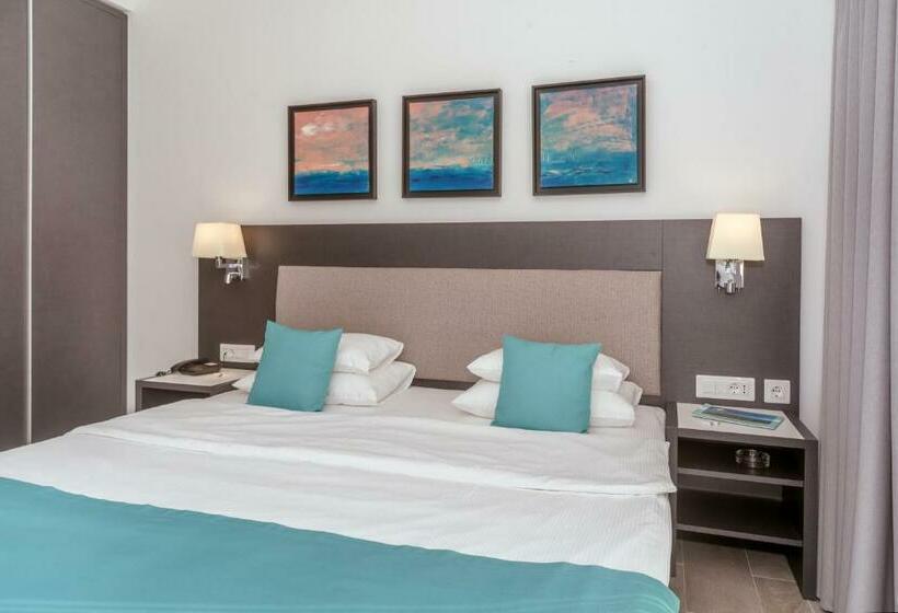 Pokój Standard z Balkonem, Eleven