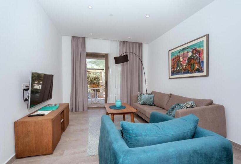 Apartament 1 Sypialnia Widok Basen, Eleven