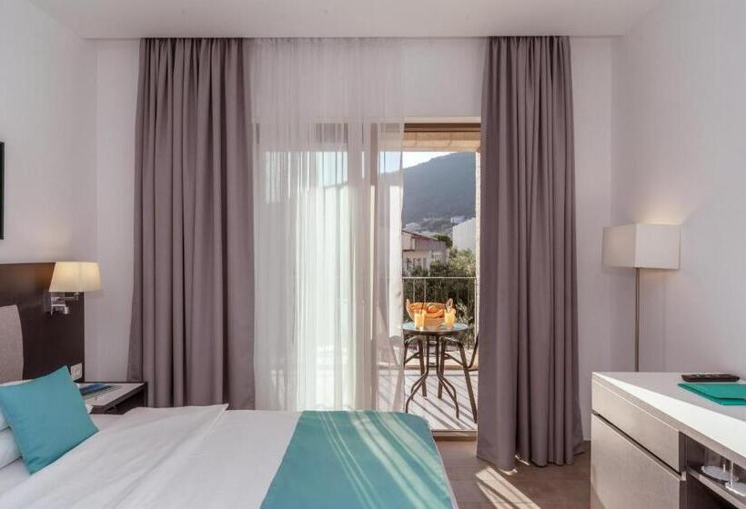 Pokój Superior z Balkonem, Eleven