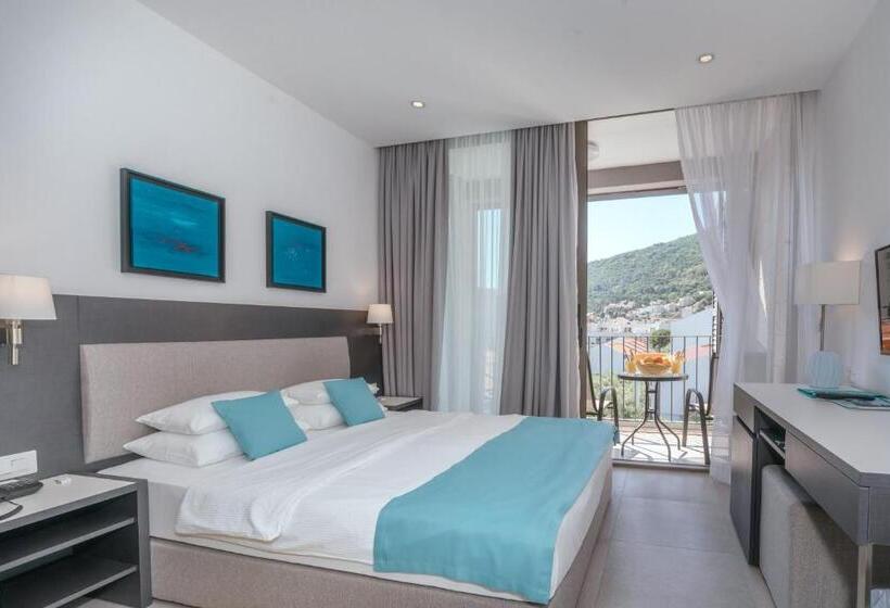 Pokój Superior z Balkonem, Eleven