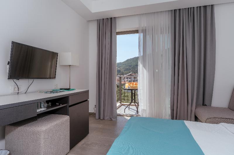 Pokój Standard z Balkonem, Eleven