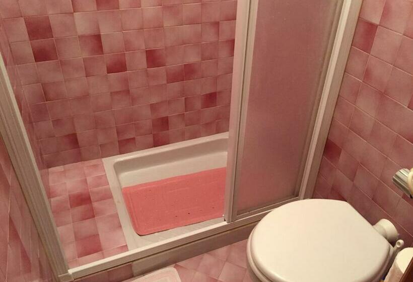 スタンダードシングルルーム, Fiames