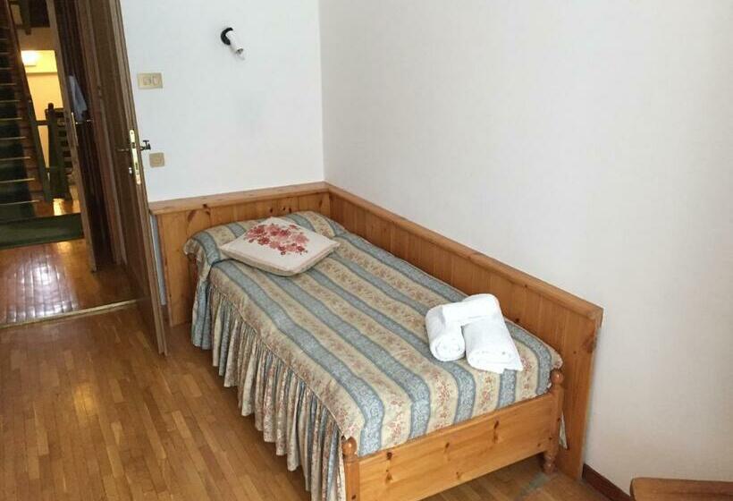 スタンダードシングルルーム, Fiames