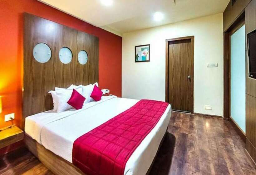 高级大房间, Geekay Millenniaa