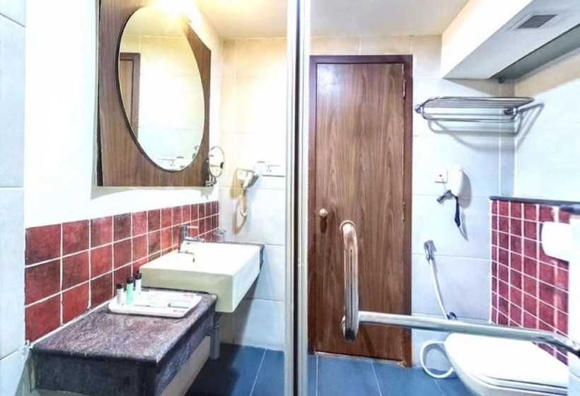 豪华房间, Geekay Millenniaa