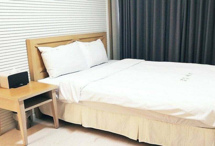 标准间, Golden Park