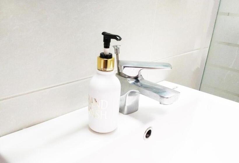 基本三人间, Golden Park