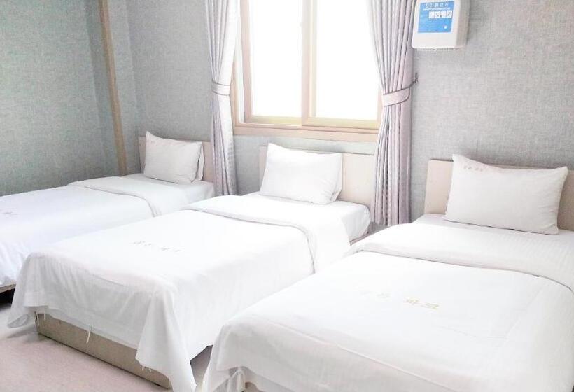 基本三人间, Golden Park