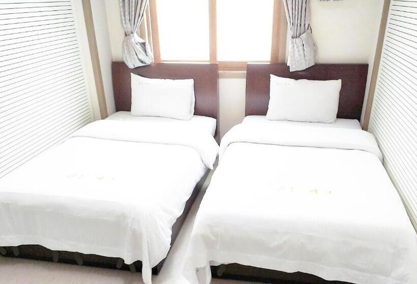 标准间, Golden Park