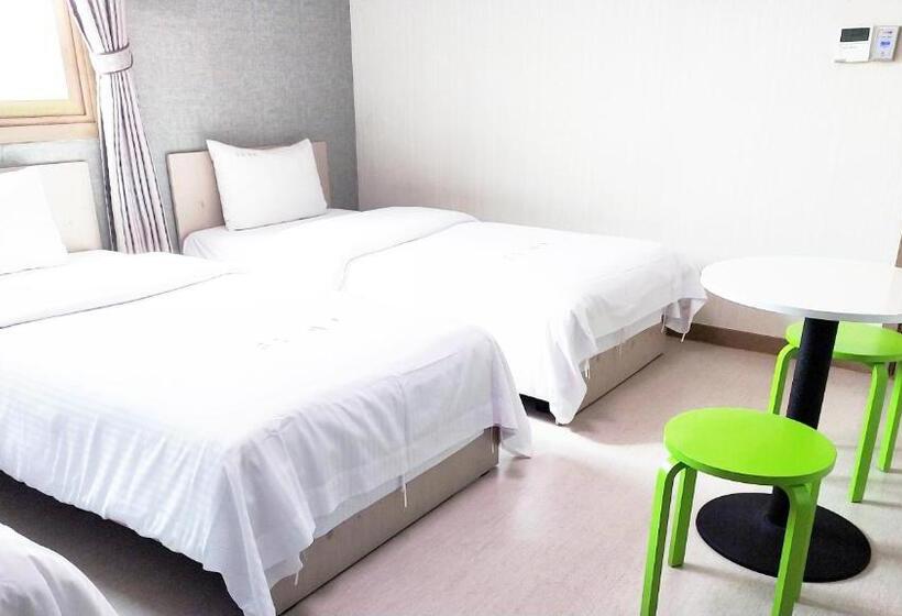 基本三人间, Golden Park