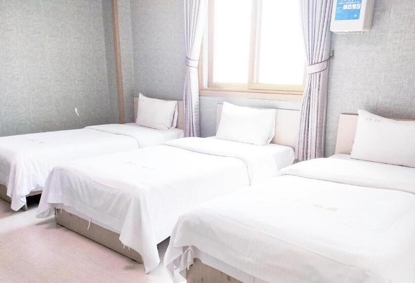 基本三人间, Golden Park