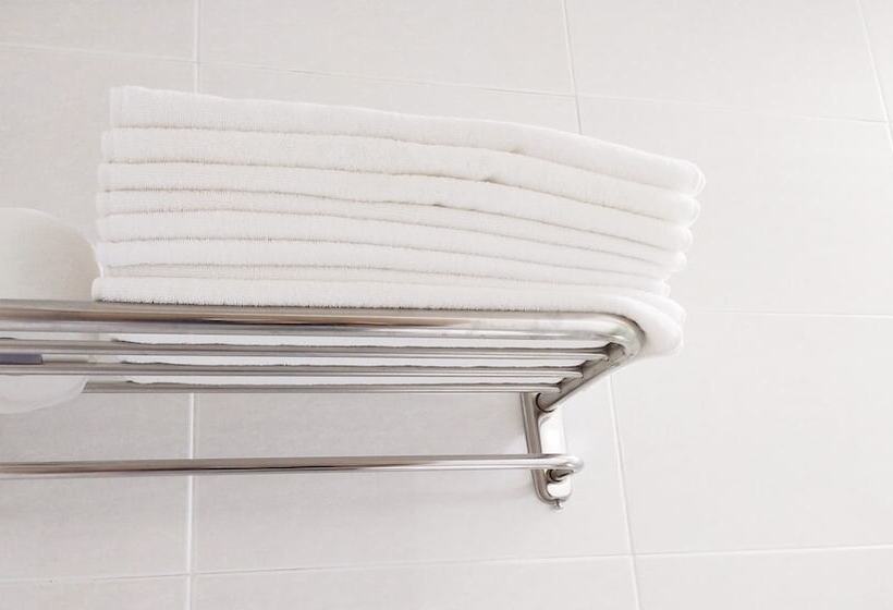 带2个双人床的标准工作室, Golden Park