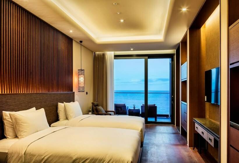 اتاق لوکس با چشمانداز دریا, Ananti At Busan Cove
