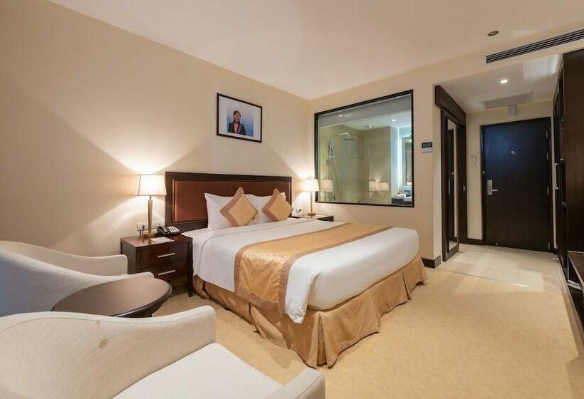 اتاق لوکس, Red River View