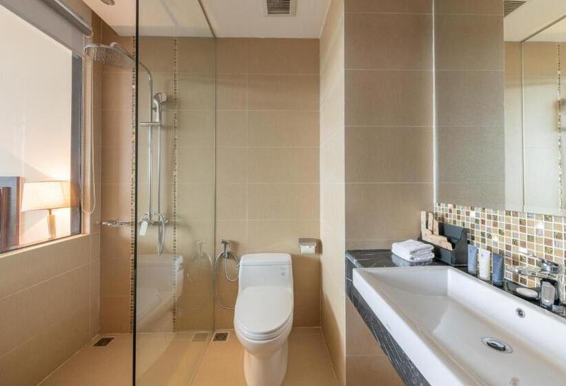 اتاق لوکس, Red River View