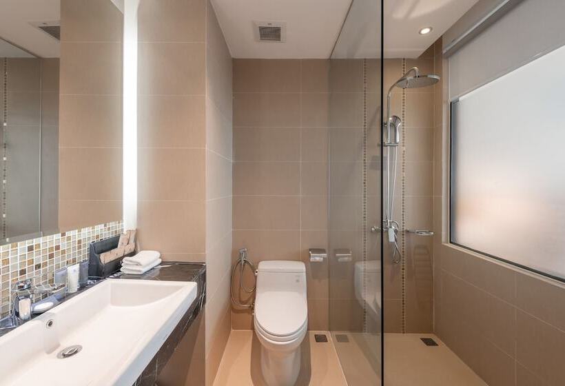 اتاق لوکس, Red River View