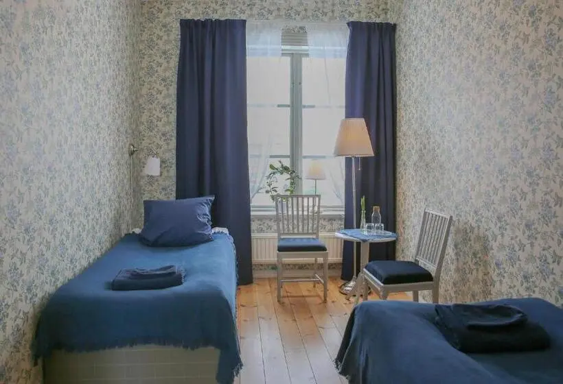 バス共有のスタンダードルーム, Polhem Bed & Breakfast