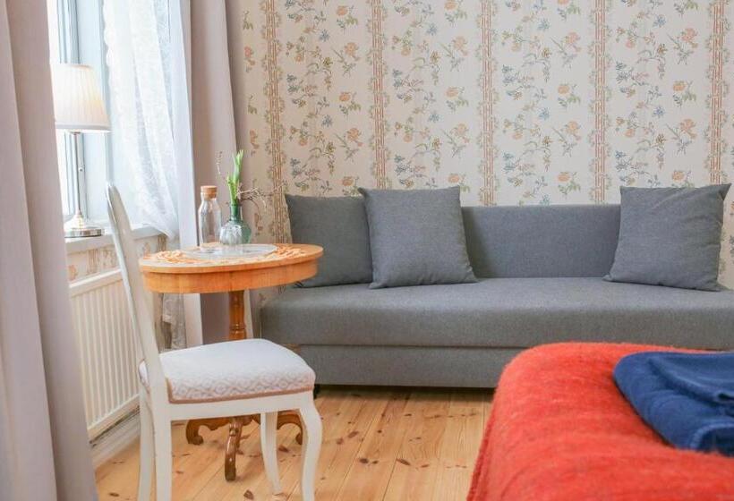 Трехместный Номер Стандарт Совместная Ванная, Polhem Bed & Breakfast