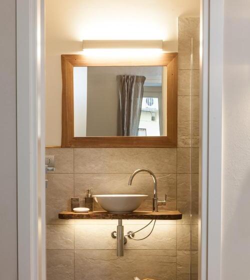 اتاق استاندارد, Virgula B&b