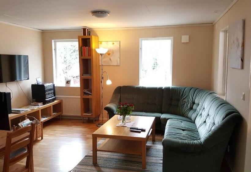 패밀리 룸, Modal Annex