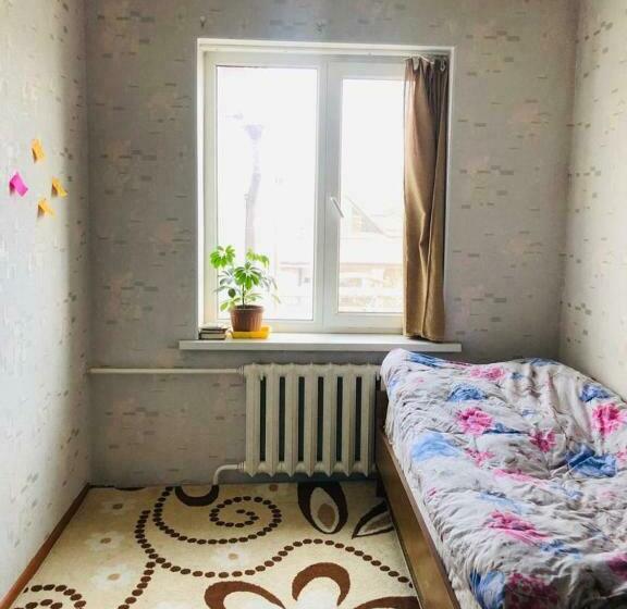 اتاق استاندارد یک نفره, Mukarama Apa