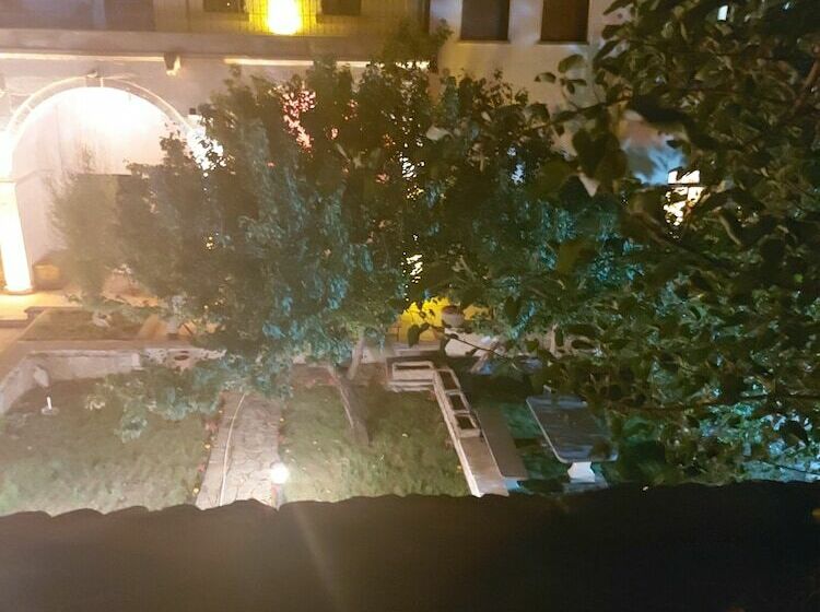 スタンダードルーム, Mozaik Stone