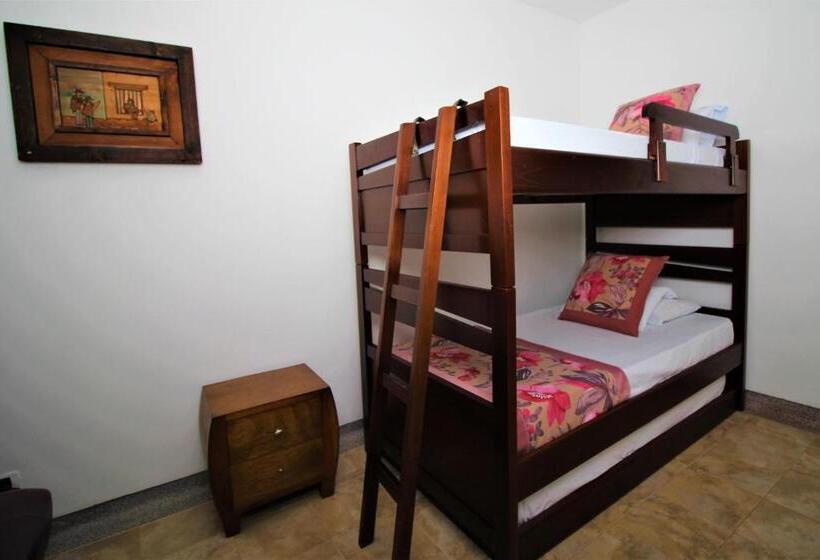 浴室共有ファミリールーム, Amazilia