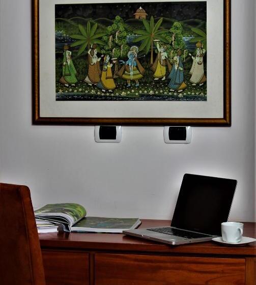 デラックスルーム, Amazilia