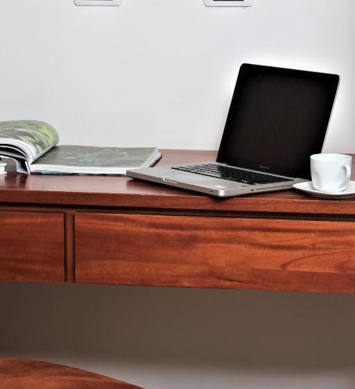 デラックスルーム, Amazilia