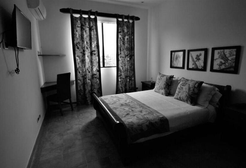 浴室共有ファミリールーム, Amazilia