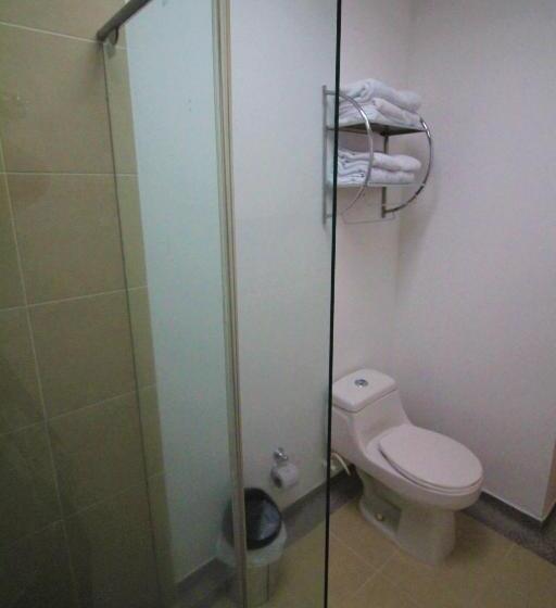 浴室共有ファミリールーム, Amazilia