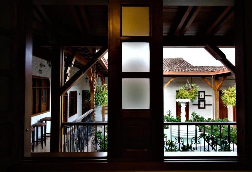 デラックスルーム, Amazilia