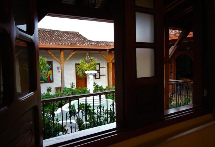 デラックスルーム, Amazilia