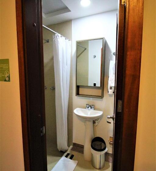 デラックスルーム, Amazilia