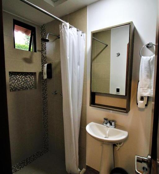 デラックスルーム, Amazilia