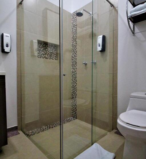 デラックスルーム, Amazilia