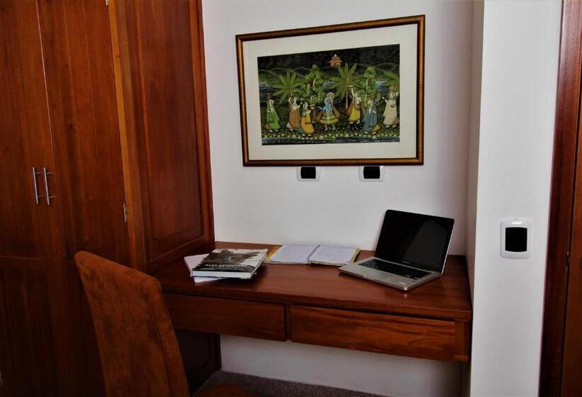 スーペリアールーム, Amazilia