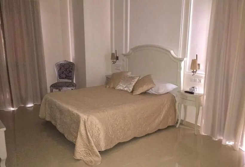 Sviitti, El Capricho