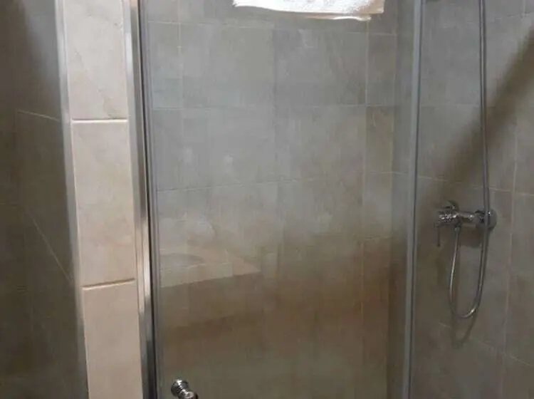 Standard Kolmen Hengen Huone, El Capricho