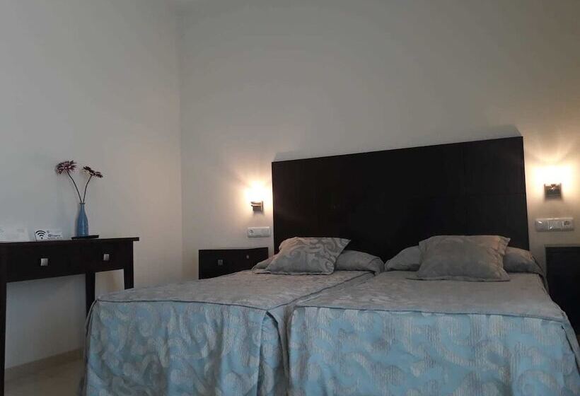 Номер Стандарт Трехместный, El Capricho