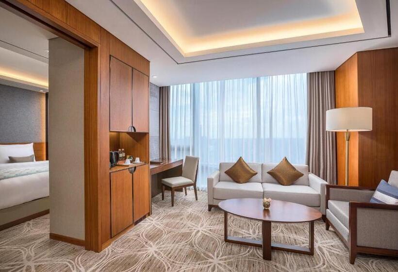 سوییت جونیور کلاب, Lotte Hotel Yangon