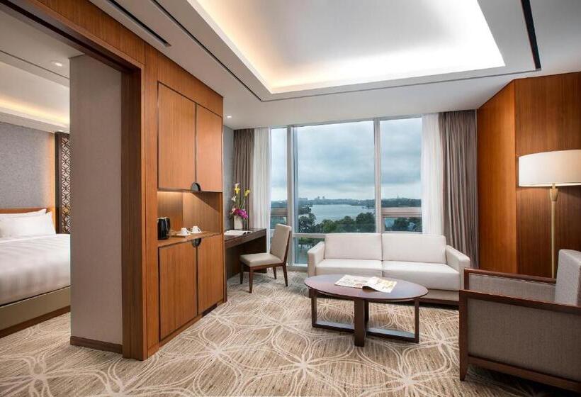 سوییت جونیور کلاب, Lotte Hotel Yangon