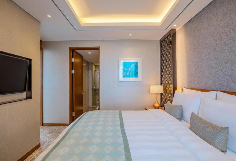سوییت جونیور کلاب, Lotte Hotel Yangon